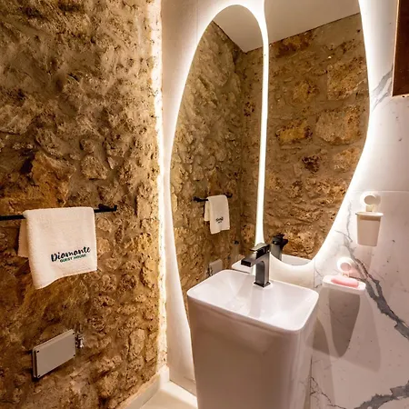 Diamante Guest House-stone דירה פמגוסטה